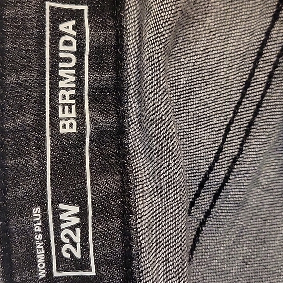 3/$30 SONOMA Black Denim Cut-off Bermuda High Rise Grunge Jean Shorts - Picture 6 of 10